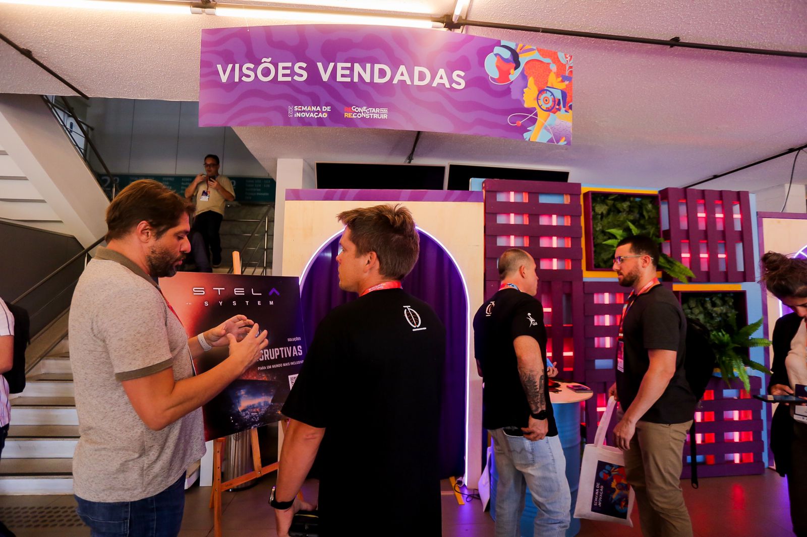 Exposição “Visões Vendadas” simula realidade de pessoas com deficiência visual