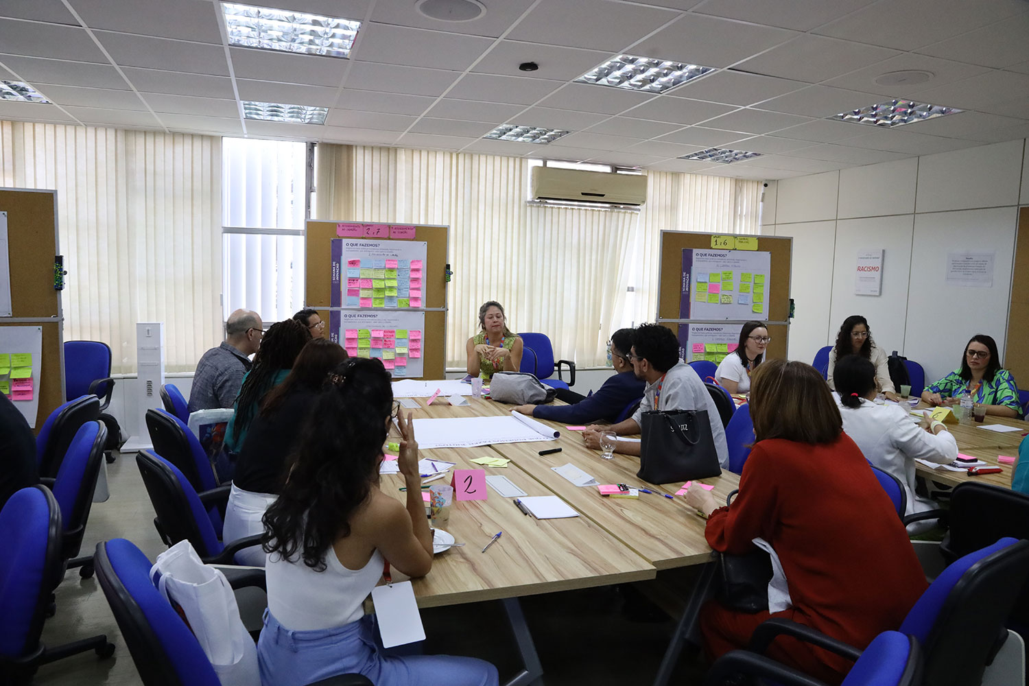 Oficina discute a reconstrução de governos proativos